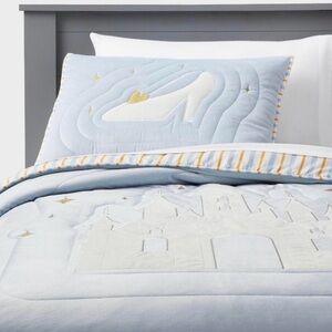 Full/Queen  Princess Castle Kids' Quilt - The Disney Collection by Pillowfort